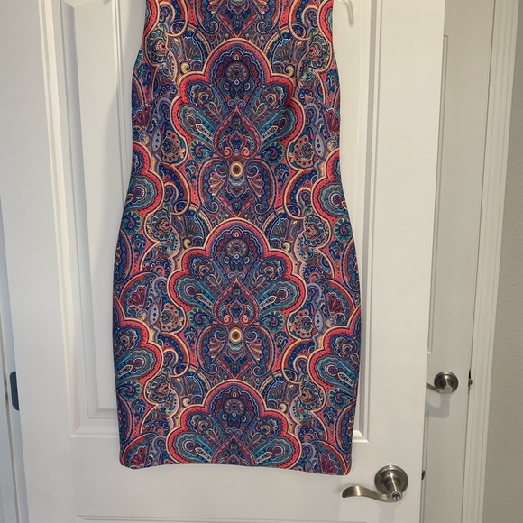 Tommy Hilfiger Crewneck Sleeveless Paisley Print Scuba Sheath Mini Dress bodycon - Picture 2 of 9